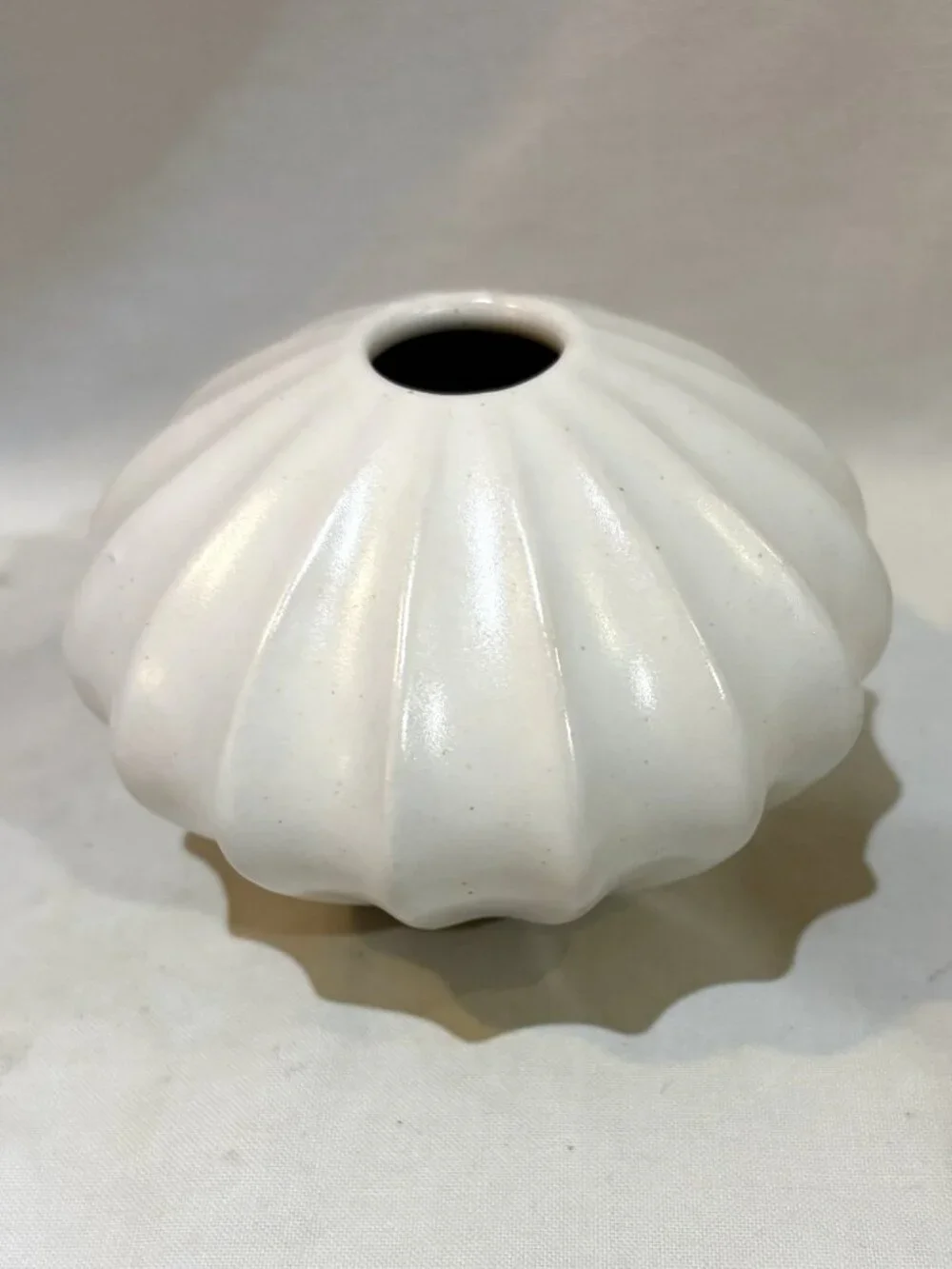 VTG Jonathan Adler White Pottery Ribbed Gourd Urchin Bud Vase